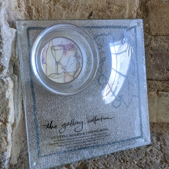 CLAY COMPANY I Glass Cutting Board & Dipping Bowl - Picture 6 of 8